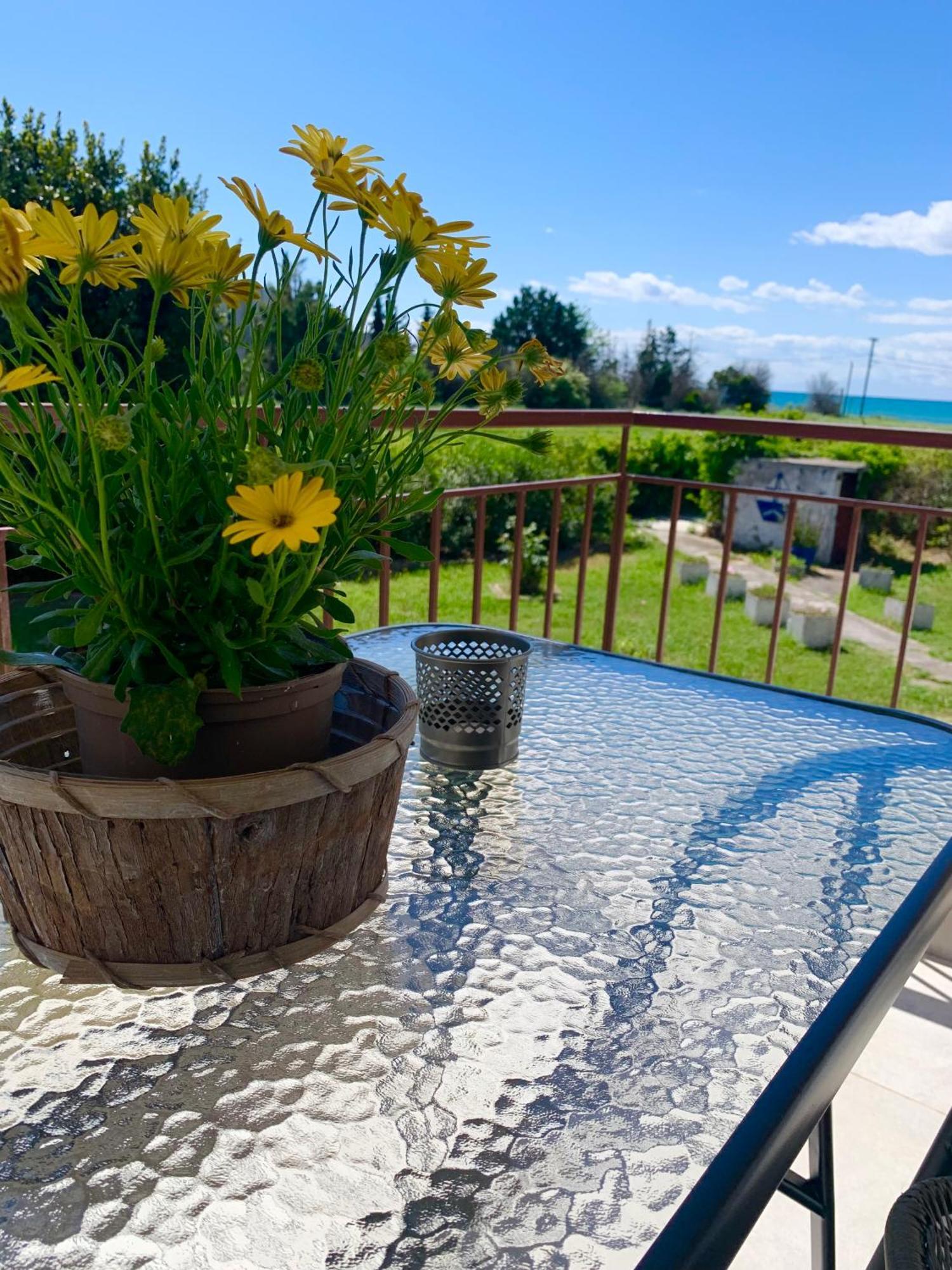 Lovely Apartment By The Sea 2 ….. Epanomi Bagian luar foto